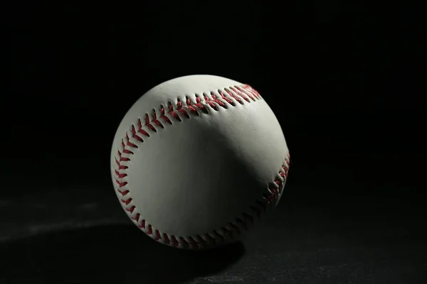 Baseball Labda Fekete Háttérrel Sport Játék — Stock Fotó