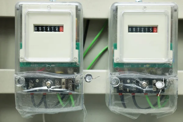 Ηλεκτρικοί Μετρητές Και Σύρματα Κουτί Ασφαλειών Closeup — Φωτογραφία Αρχείου