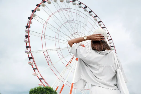 Young Woman Ferris Wheel Outdoors Back View — Photo