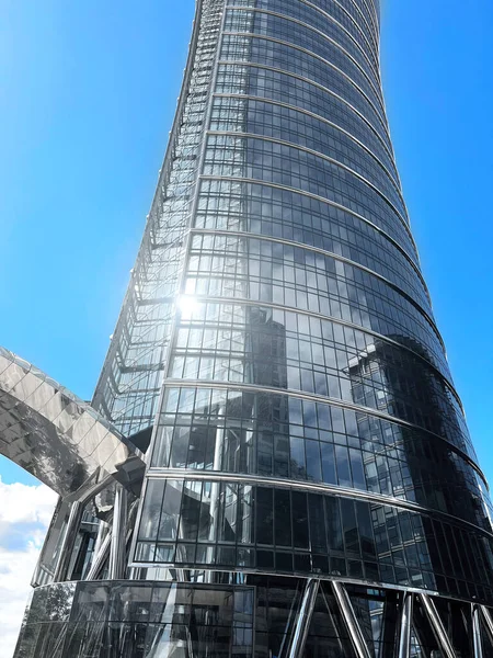 Vista Basso Angolo Del Moderno Edificio Uffici Nella Giornata Sole — Foto Stock