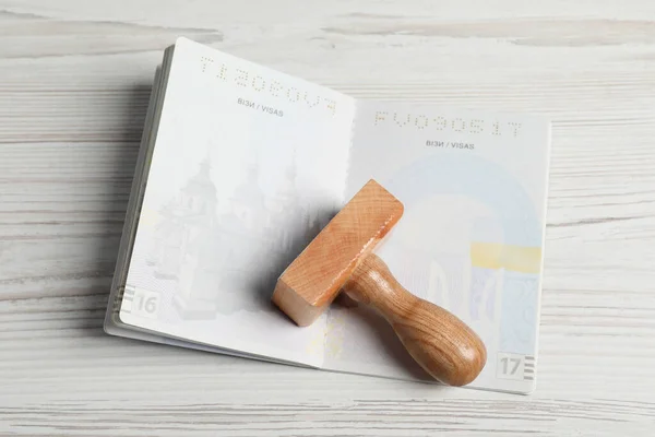 Украина Львов Сентября 2022 Года Паспорт Визовый Штамп Белом Деревянном — стоковое фото