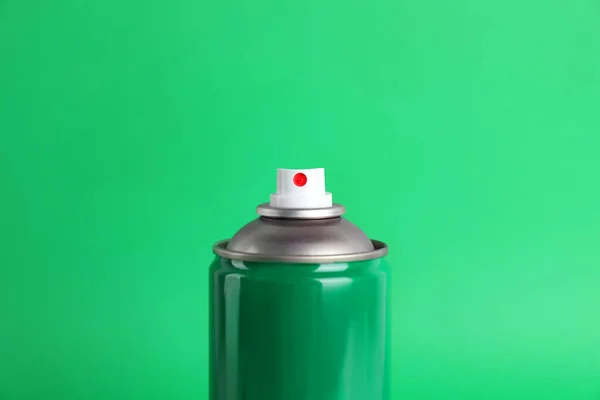 Színes Spray Festék Zöld Háttér Közelkép — Stock Fotó