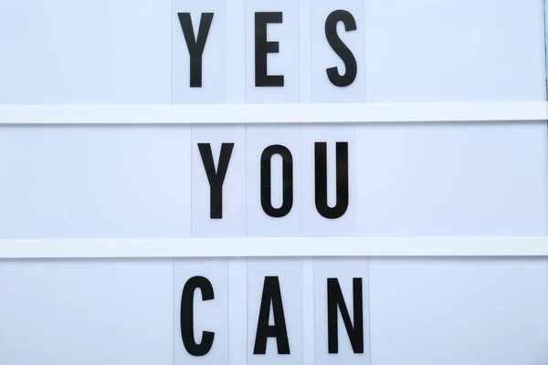 Lightbox Con Frase Yes You Can Primer Plano Cita Motivacional — Foto de Stock