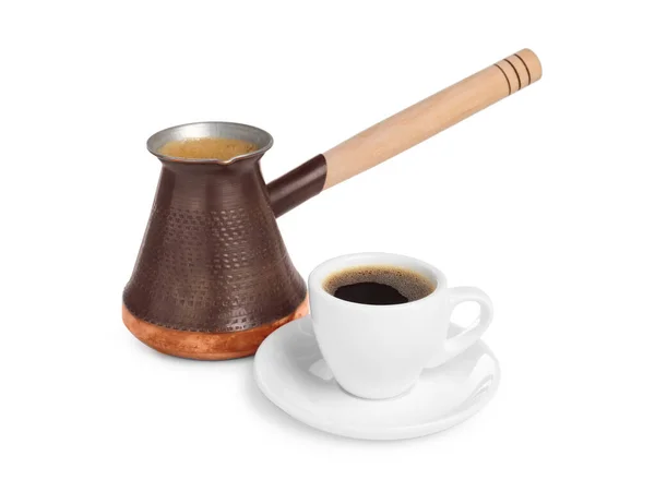 Türkische Kaffeekanne Und Tasse Mit Heißgetränk Auf Weißem Hintergrund — Stockfoto