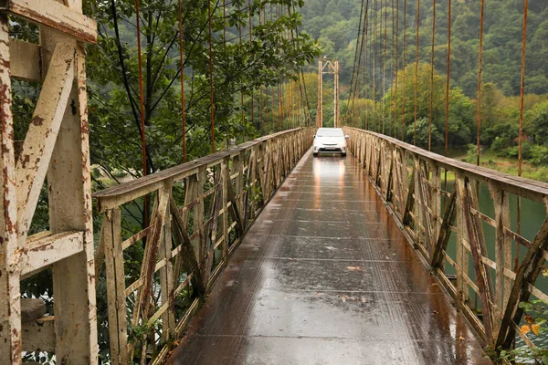 Belle Vue Sur Pont Métallique Rouillé Sur Rivière Voiture Dans — Photo