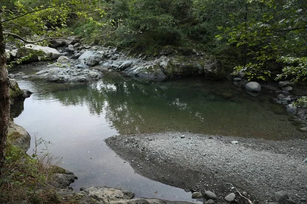 Вид Маленькую Речку Каменное Побережье Снаружи — стоковое фото