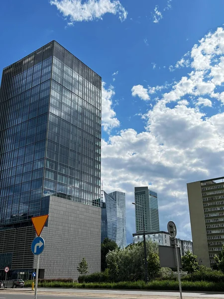 Krásný Výhled Moderní Budovy Slunečného Dne — Stock fotografie