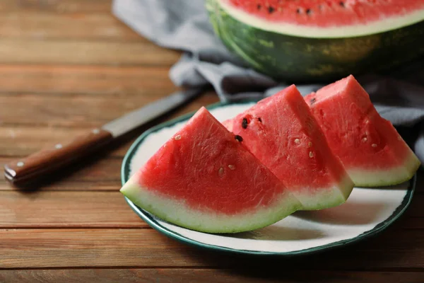 Gesneden Verse Sappige Watermeloen Houten Tafel Close — Stockfoto