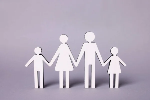 紫丁香背景上的家族污迹 保险概念 — 图库照片