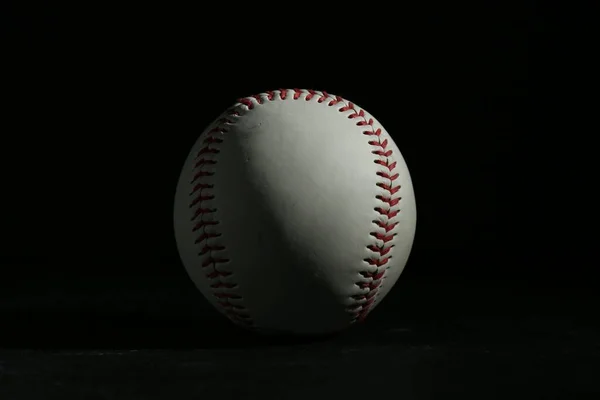 Baseball Míč Černém Pozadí Sportovní Hra — Stock fotografie