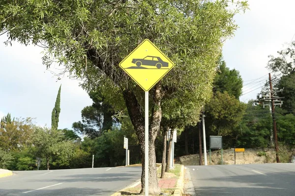 Speed Bump Road Sign City Street — Stock Photo, Image