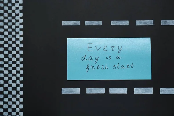 Kártya Kifejezéssel Every Day Fresh Start Fekete Háttér Felső Nézet — Stock Fotó