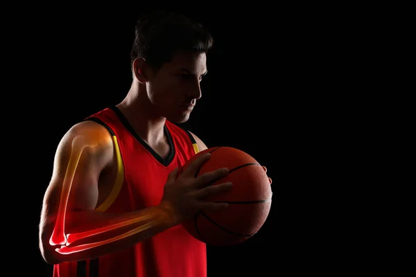 Digitales Komposit Aus Hervorgehobenen Knochen Und Basketballspieler Mit Ball Auf — Stockfoto