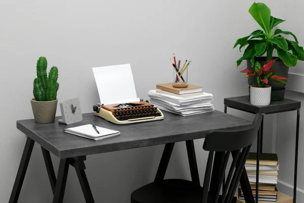 Typewriter Stack Papers Dark Table Room Writer Workplace — Zdjęcie stockowe