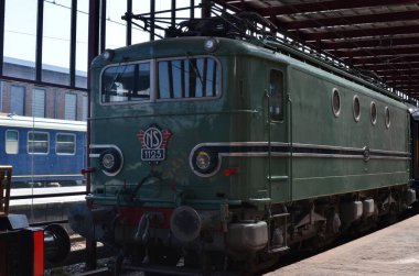 Utrecht, Hollanda - 23 Temmuz 2022: Spoorwegmuseum 'da eski tren sergileniyor