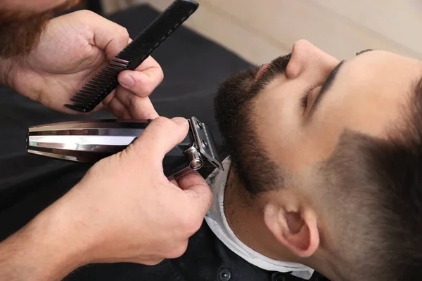 Professional Hairdresser Working Client Barbershop Closeup — Stock Photo, Image