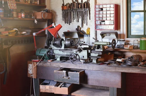 Πολλά Διαφορετικά Εργαλεία Επισκευής Retro Στο Εργαστήριο — Φωτογραφία Αρχείου