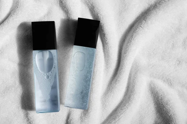 Luxus Kosmetikprodukte Auf Weißem Handtuch Flach Gelegt Raum Für Text — Stockfoto