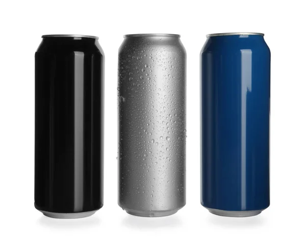白を背景にアルミ缶 デザインのためのモックアップ — ストック写真