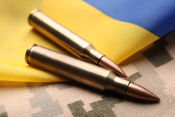 Військові Кулі Прапор України Камуфляжному Фоні Пікселів Гардероб — стокове фото