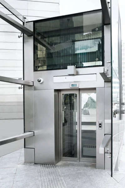 Modern Large Silver Inclusive Elevator Street — Stock Photo, Image