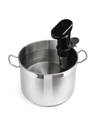 Tenceredeki termal difüzyon sirkülatörü beyaza izole edilmiş. Sos vide pişirme makinesi