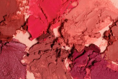 Açık arkaplanda güzel ruj izleri, üst manzara.