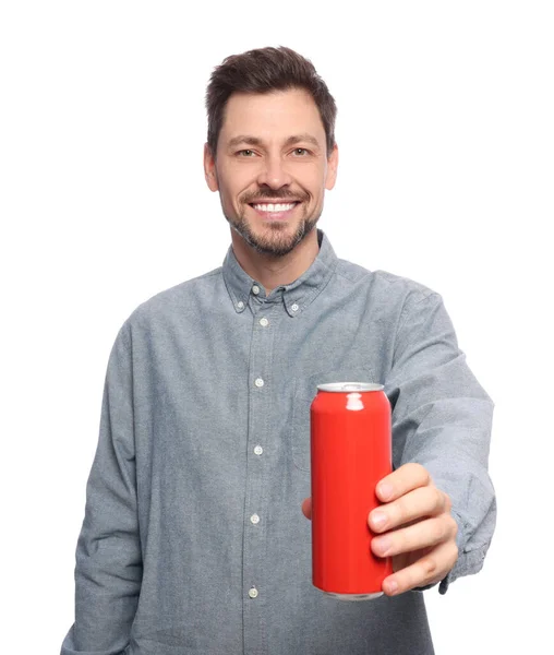 Glad Man Som Håller Röd Plåtburk Med Dryck Vit Bakgrund — Stockfoto