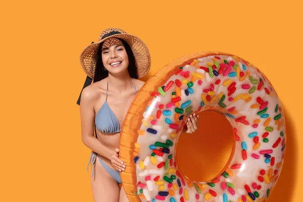Young Woman Straw Hat Holding Inflatable Ring Orange Background — Stock Photo, Image