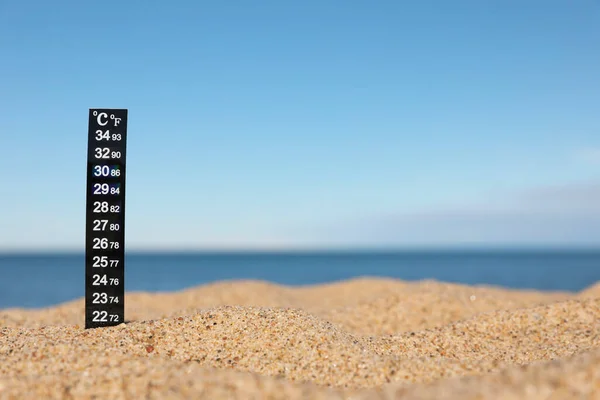 Teploměr Počasí Písku Moře Prostor Pro Text — Stock fotografie
