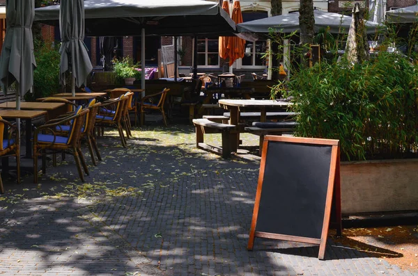 Schöne Aussicht Auf Outdoor Café Mit Stilvollen Möbeln Sonnigen Tagen — Stockfoto