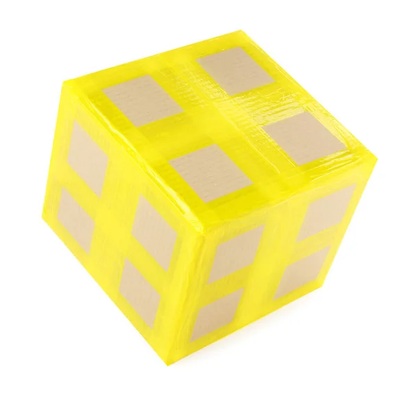 Картонная Коробка Желтой Липкой Лентой Белом Фоне — стоковое фото