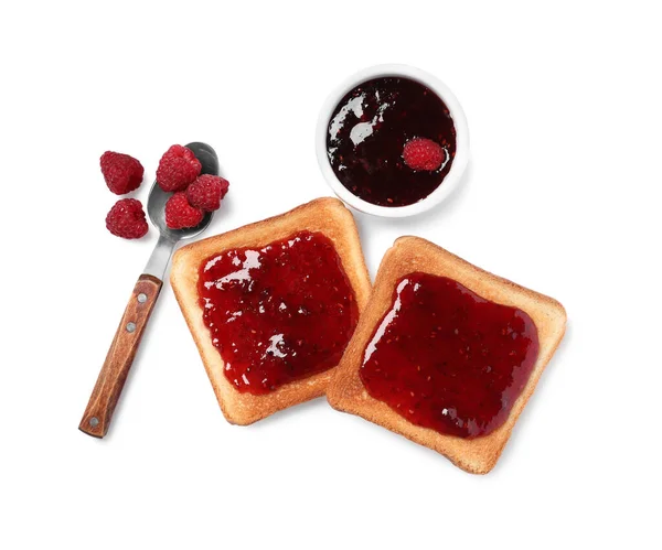Knusprige Toasts Mit Marmelade Löffel Und Himbeeren Auf Weißem Hintergrund — Stockfoto