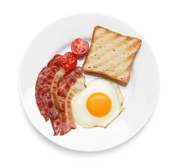 Tallrik Med Läckra Stekt Ägg Bacon Och Rostat Bröd Isolerad — Stockfoto