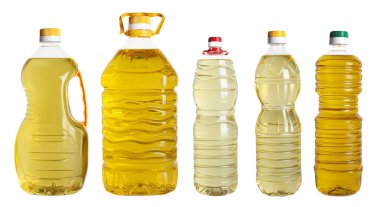 Beyaz arka planda farklı yemek pişirme yağları ile ayarlandı