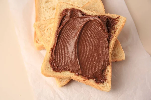 Hafif Arka Planda Çikolatalı Tost Üst Tarafta — Stok fotoğraf