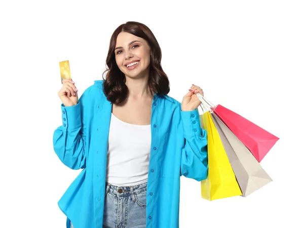 Mulher Bonita Com Sacos Compras Papel Cartão Crédito Fundo Branco — Fotografia de Stock