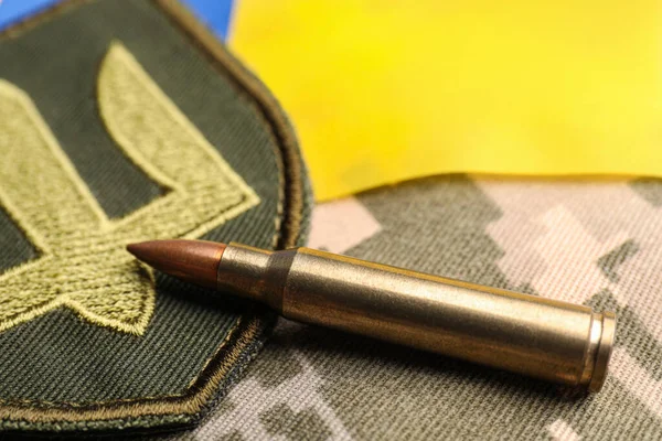Bala Bandera Ucrania Parche Militar Camuflaje Píxel Primer Plano — Foto de Stock