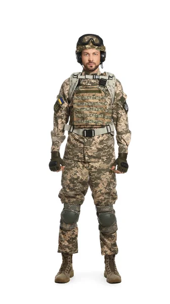 Soldat Ukrainska Militäruniform Med Taktiska Glasögon Och Hörlurar Vit Bakgrund — Stockfoto
