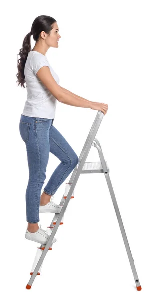 Jonge Vrouw Klimmen Metalen Ladder Witte Achtergrond — Stockfoto