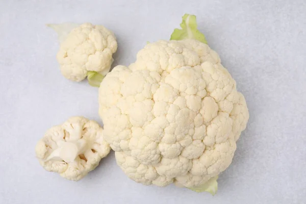 Cut Fresh Raw Cauliflower Light Grey Table Flat Lay — Stock Photo, Image