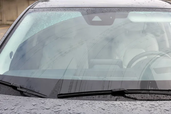 Auto Wissers Reinigen Van Water Druppels Van Voorruit Glas Buiten — Stockfoto
