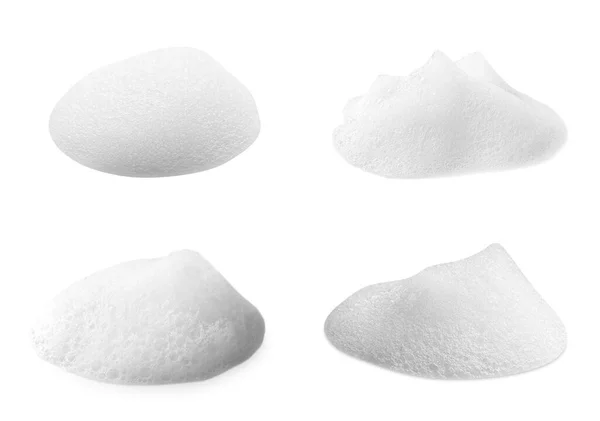 白い背景にふわふわの石鹸泡の滴とセット — ストック写真