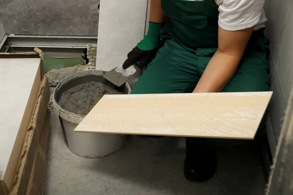 Worker Applying Adhesive Mix Ceramic Tile Spatula Closeup — Stock fotografie