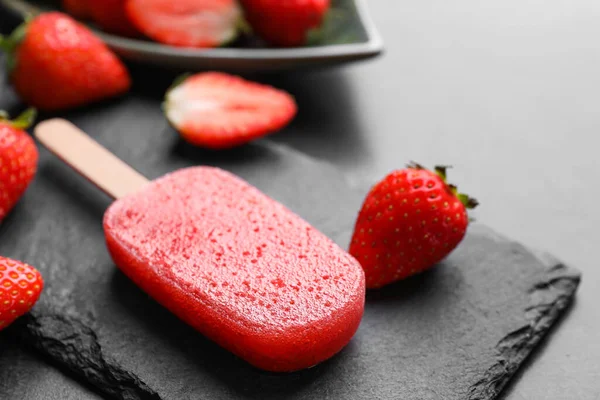 Tasty Strawberry Ice Pop Dark Table Closeup Fruit Popsicle — Stock Photo, Image