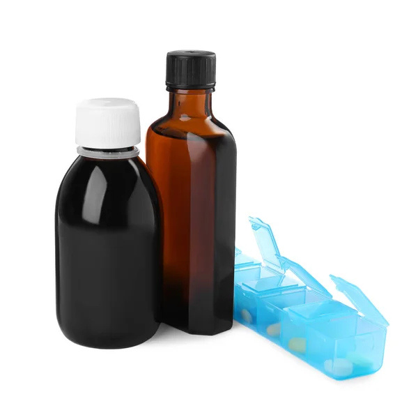 Μπουκάλια Σιρόπια Χάπια Λευκό Φόντο Βήχας Και Φάρμακο Για Κρύο — Φωτογραφία Αρχείου