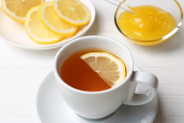 Copo Com Deliciosa Imunidade Aumentando Chá Limão Mel Mesa Madeira — Fotografia de Stock