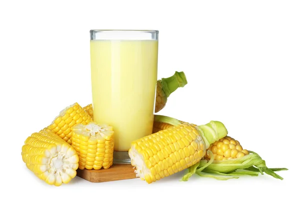 Leckere Frische Maismilch Glas Und Kolben Auf Weißem Hintergrund — Stockfoto