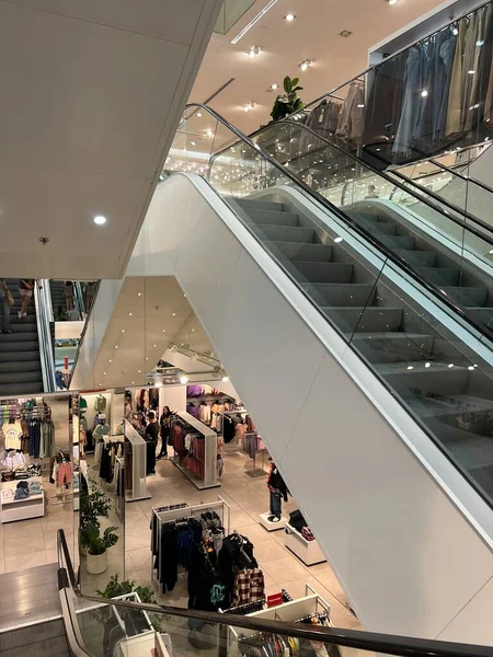 Warsaw Poland July 2022 Big Shopping Mall Escalator Fashion Stores — Stock Photo, Image