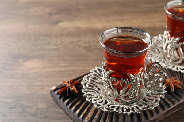 Szemüveg Hagyományos Török Tea Vintage Tartók Ánizs Csillagok Asztalon Közelkép — Stock Fotó